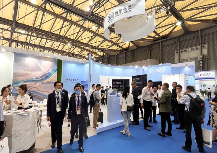 K8凯发光伏初次亮相SNEC光伏大会暨(上海)展览会，超高人气见证品牌实力！
